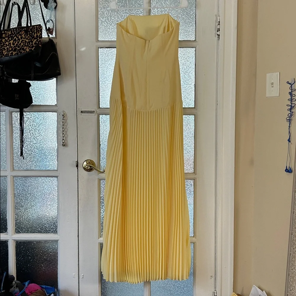 NWT Park & Fifth Bridesmaid Butter Yellow Daphne Dress size Medium - Picture 8 of 9
